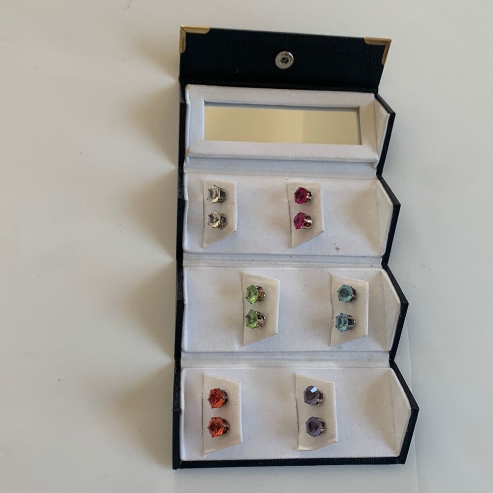Mirrored compact box set of 6 multicolored rhinestone stud earrings 80s vintage